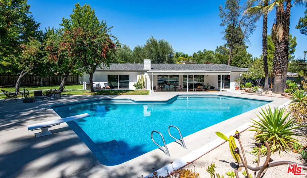 4509 Caminito Place Los Angeles, CA 91356