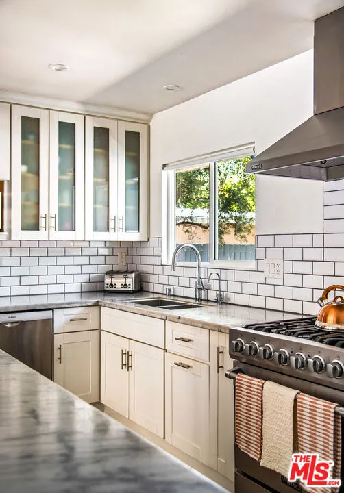 4509 Caminito Place Los Angeles, CA 91356