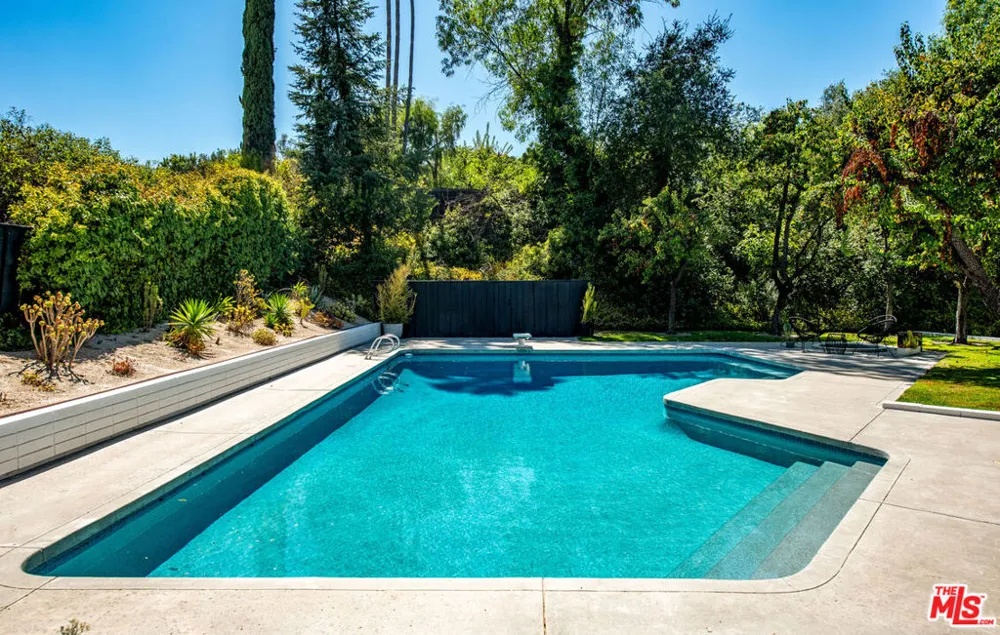 4509 Caminito Place Los Angeles, CA 91356