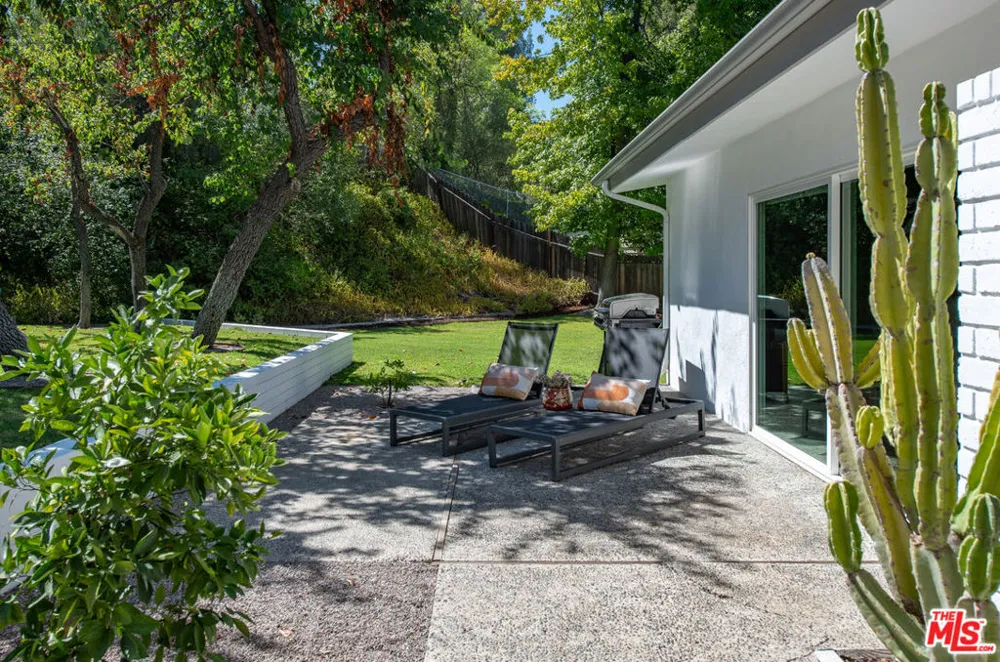 4509 Caminito Place Los Angeles, CA 91356