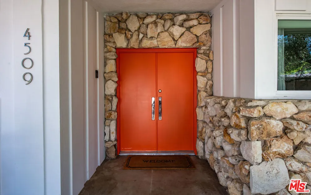 4509 Caminito Place Los Angeles, CA 91356