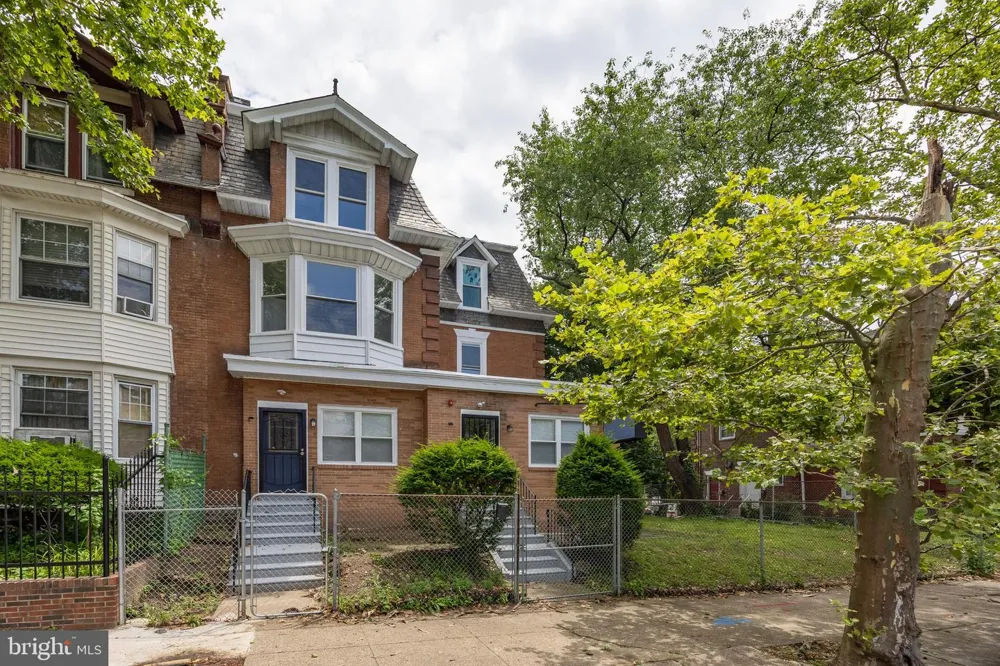 5213 BROAD STREET Philadelphia, PA 19141
