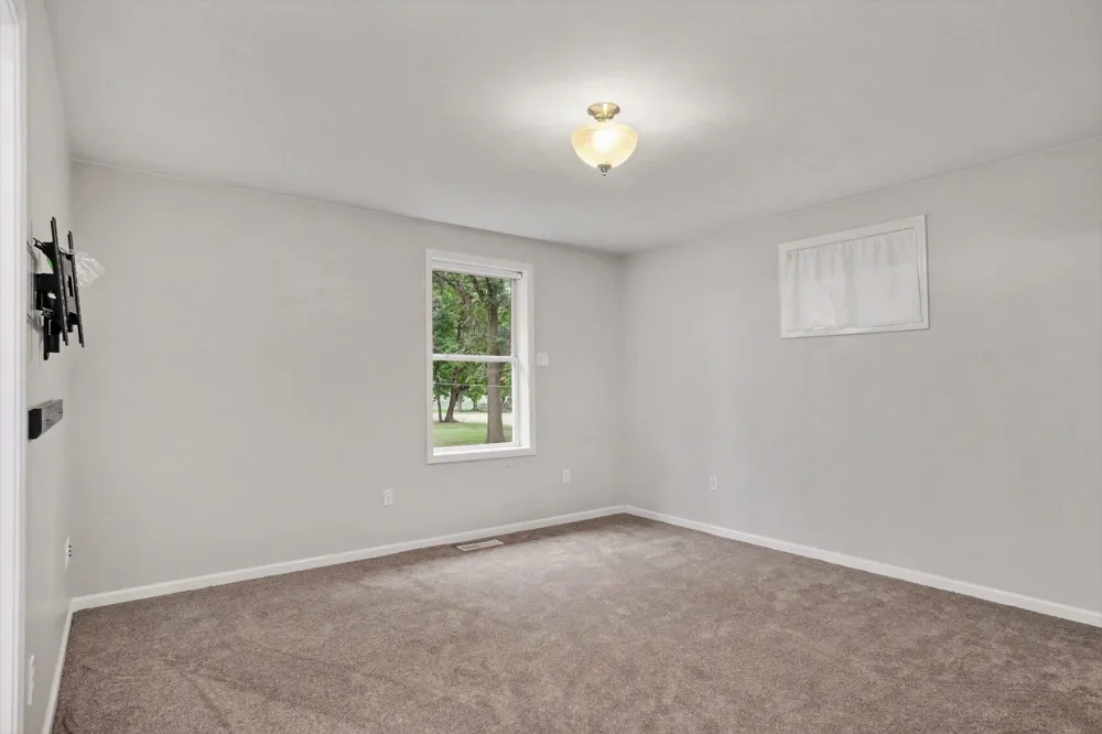 5171 Bancroft Avenue SE Lowell, MI 49331
