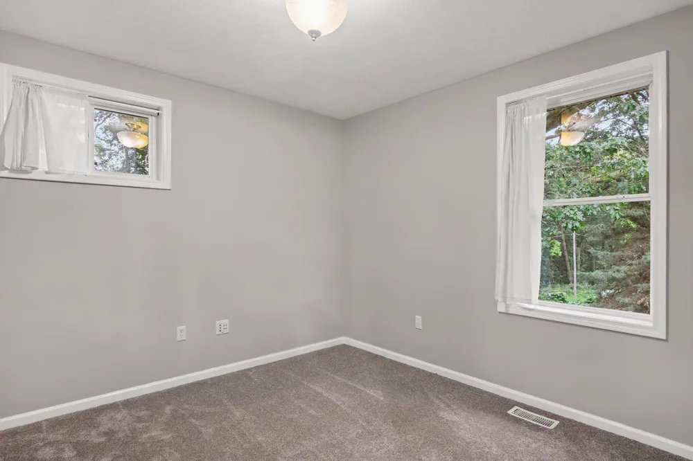 5171 Bancroft Avenue SE Lowell, MI 49331