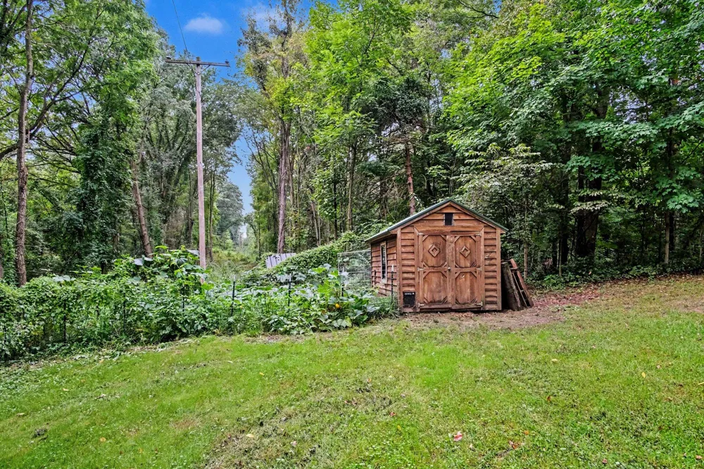 5171 Bancroft Avenue SE Lowell, MI 49331