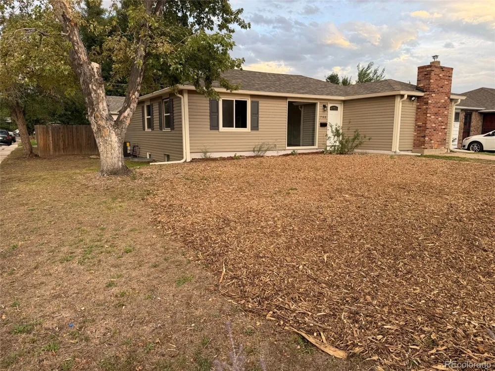 790 Hanover Street Aurora, CO 80010