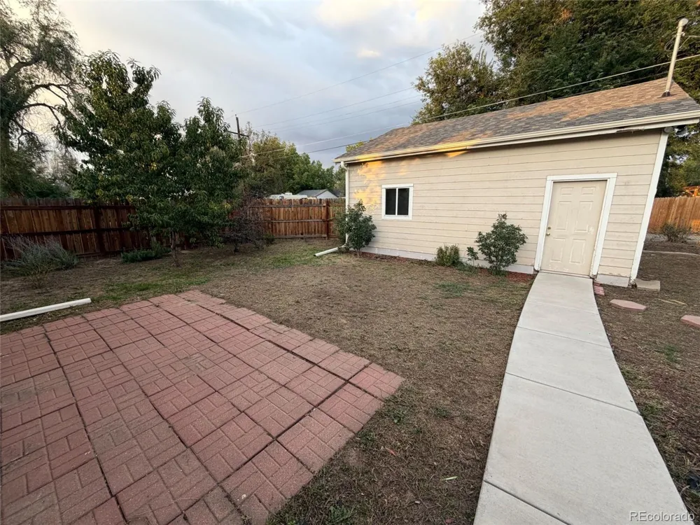 790 Hanover Street Aurora, CO 80010