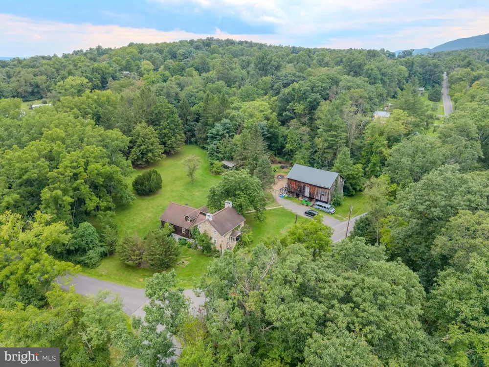 4596 ARCH ROCK ROAD Mifflintown, PA 17059
