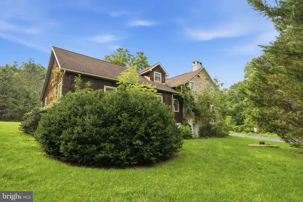 4596 ARCH ROCK ROAD Mifflintown, PA 17059