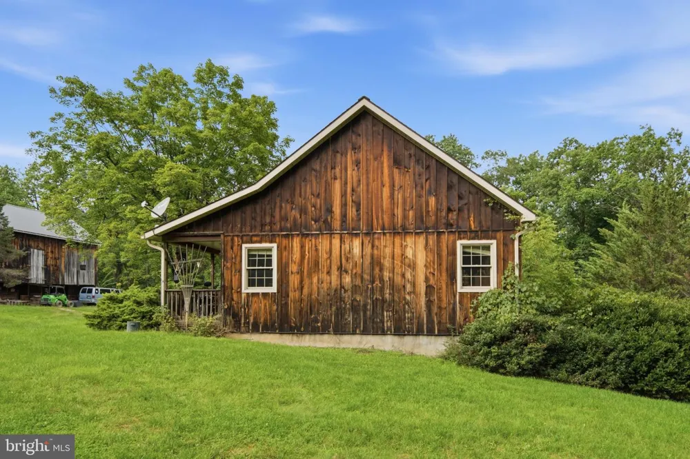 4596 ARCH ROCK ROAD Mifflintown, PA 17059