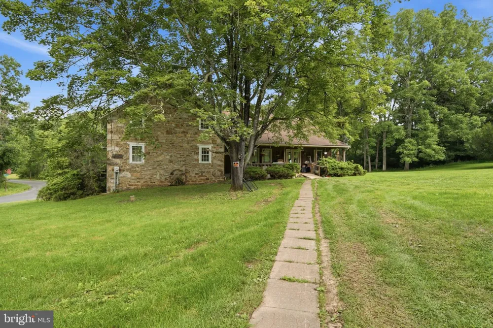 4596 ARCH ROCK ROAD Mifflintown, PA 17059