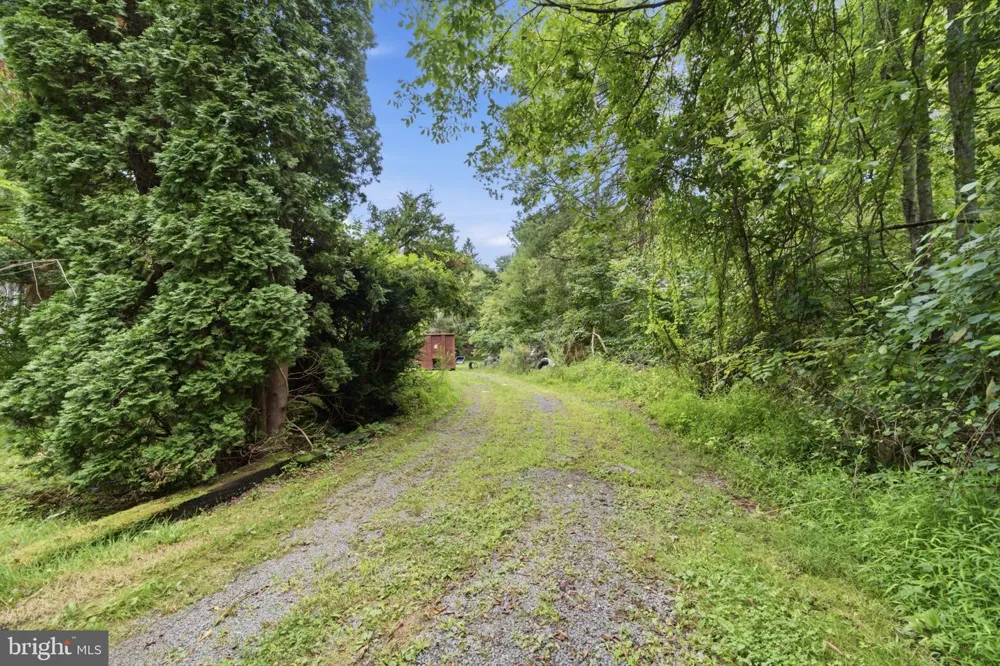 4596 ARCH ROCK ROAD Mifflintown, PA 17059