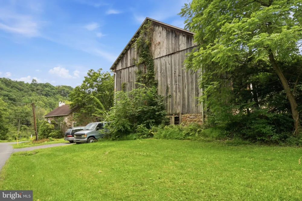 4596 ARCH ROCK ROAD Mifflintown, PA 17059
