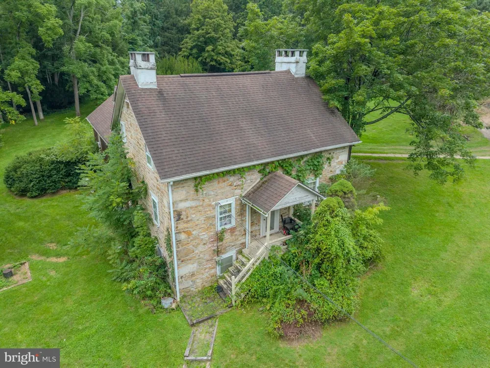 4596 ARCH ROCK ROAD Mifflintown, PA 17059