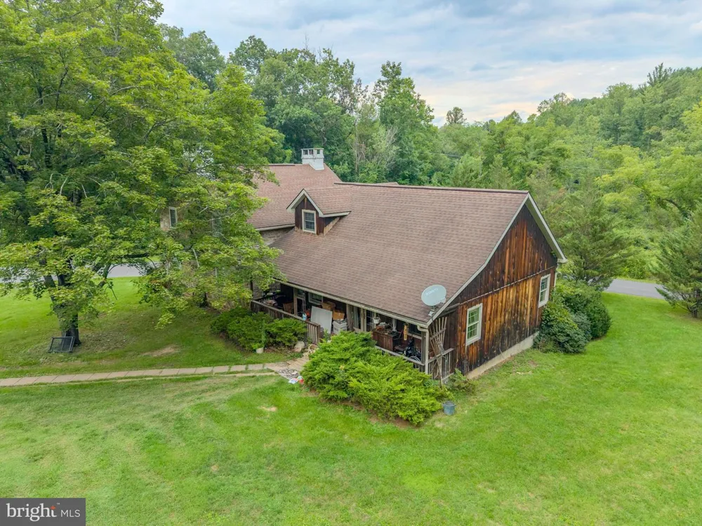 4596 ARCH ROCK ROAD Mifflintown, PA 17059