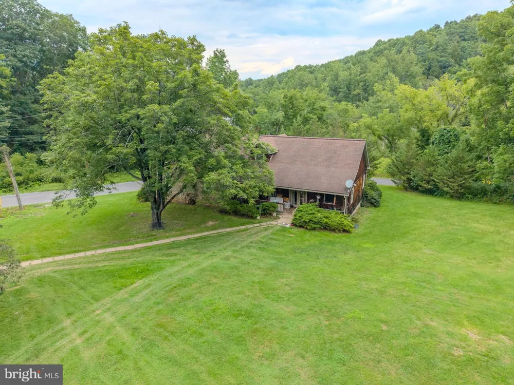 4596 ARCH ROCK ROAD Mifflintown, PA 17059