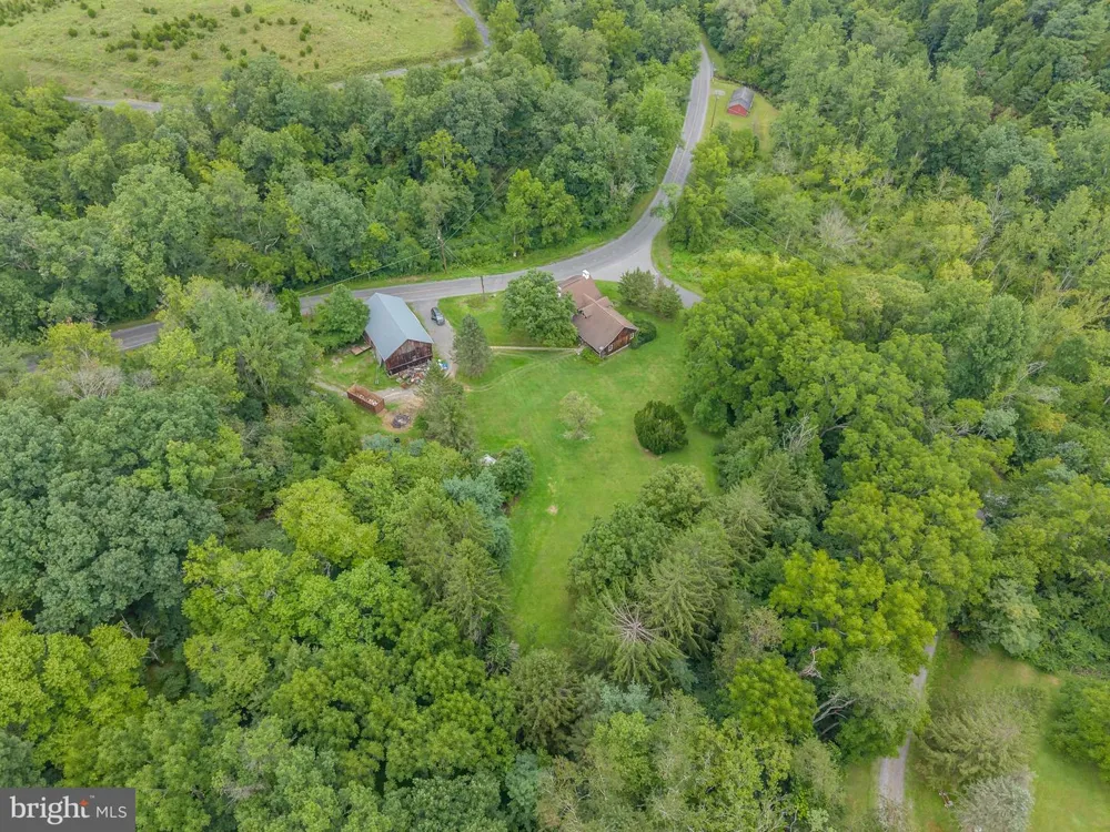 4596 ARCH ROCK ROAD Mifflintown, PA 17059