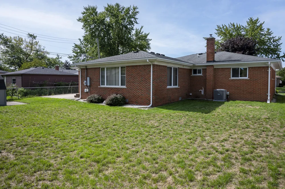 8921 Ardel Drive Sterling Heights, MI 48314