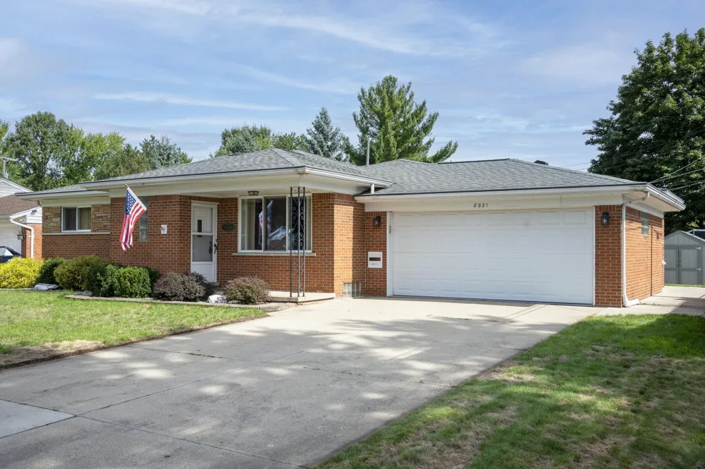 8921 Ardel Drive Sterling Heights, MI 48314