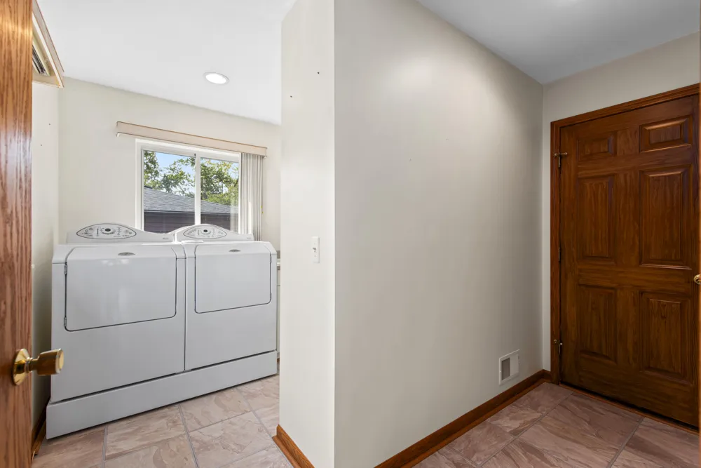 8921 Ardel Drive Sterling Heights, MI 48314