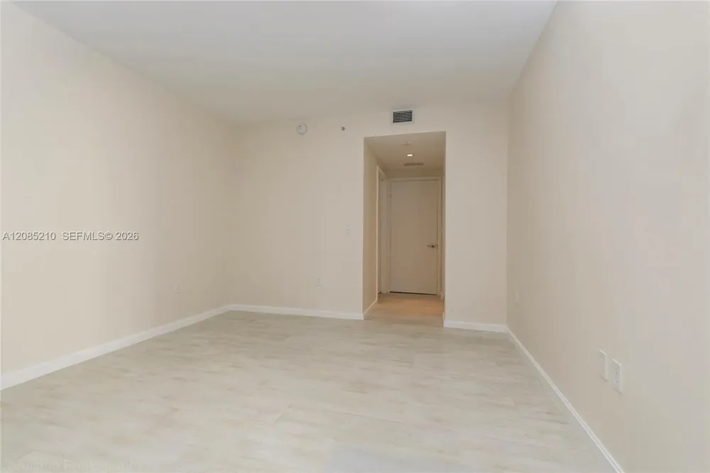 45 SW 9th St #1606 Miami, FL 33130