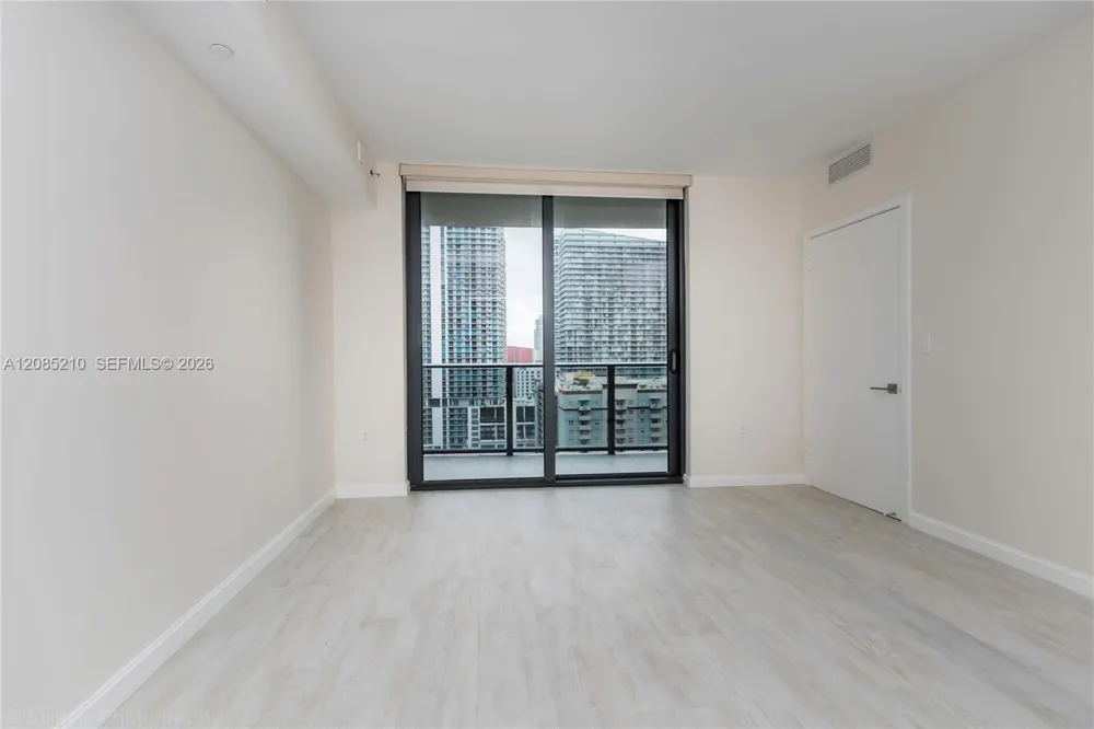 45 SW 9th St #1606 Miami, FL 33130