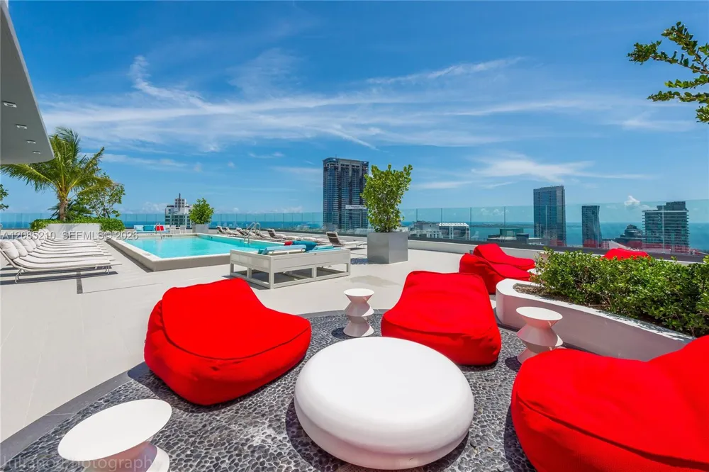 45 SW 9th St #1606 Miami, FL 33130