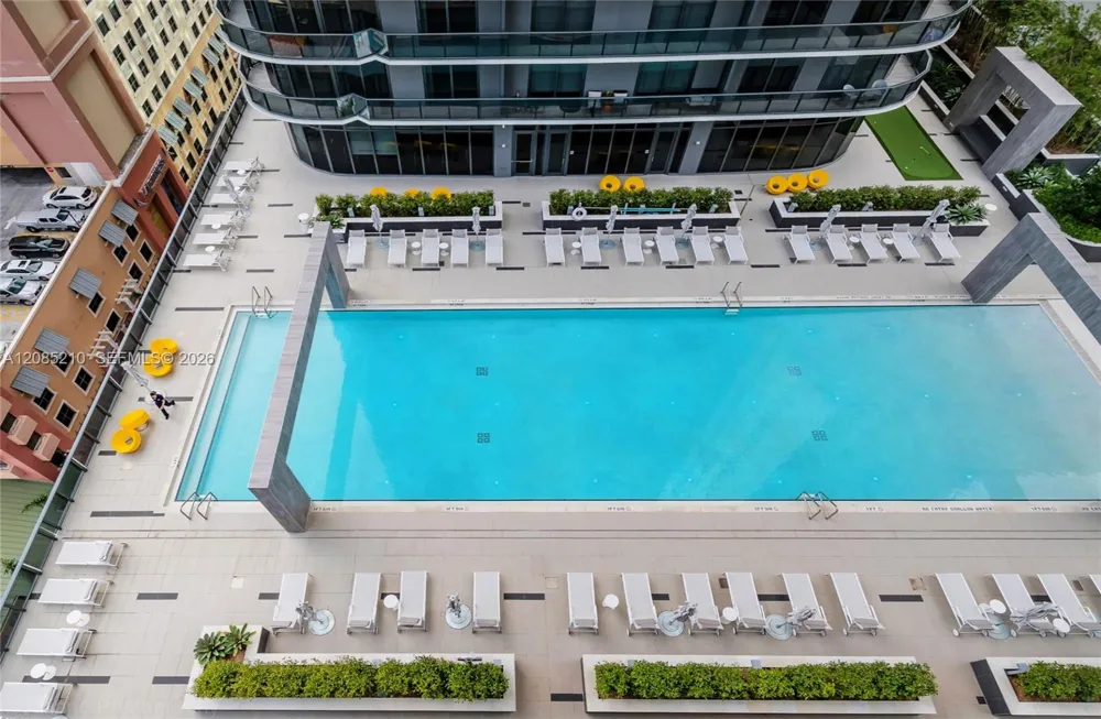 45 SW 9th St #1606 Miami, FL 33130