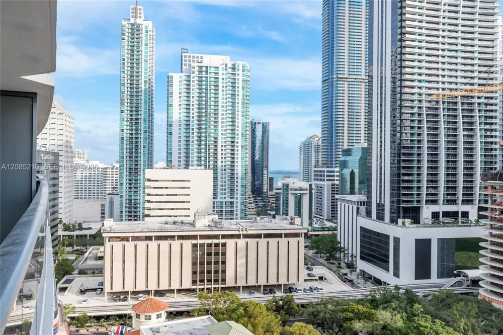 45 SW 9th St #1606 Miami, FL 33130