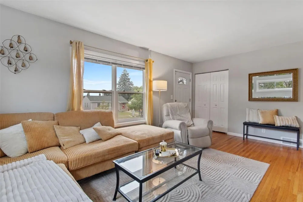 2257 Fremont Avenue E Saint Paul, MN 55119