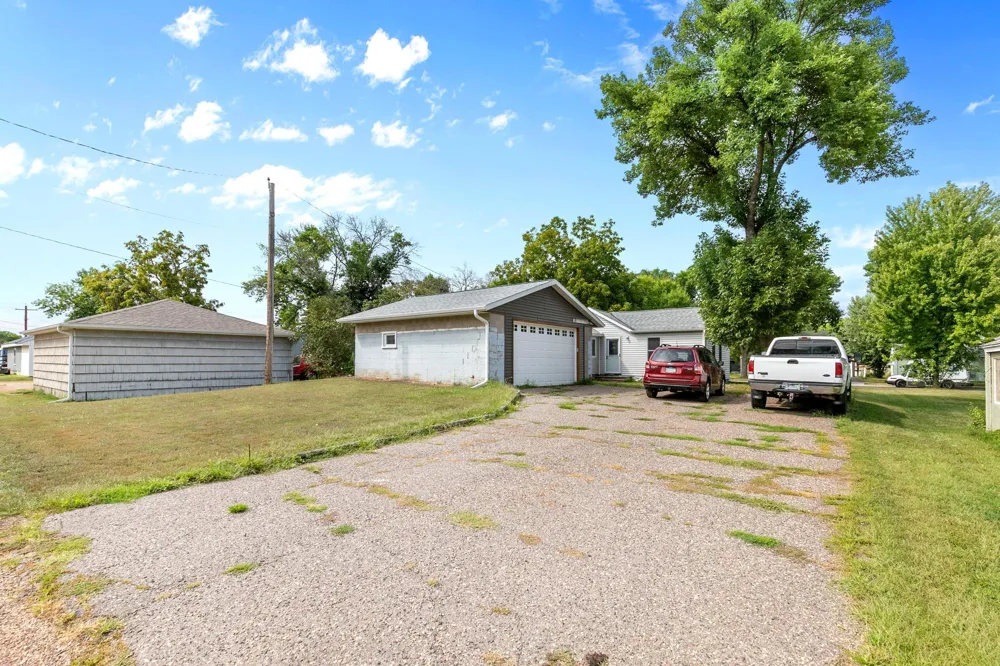 914 5th Avenue W Shakopee, MN 55379