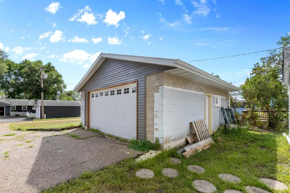 914 5th Avenue W Shakopee, MN 55379