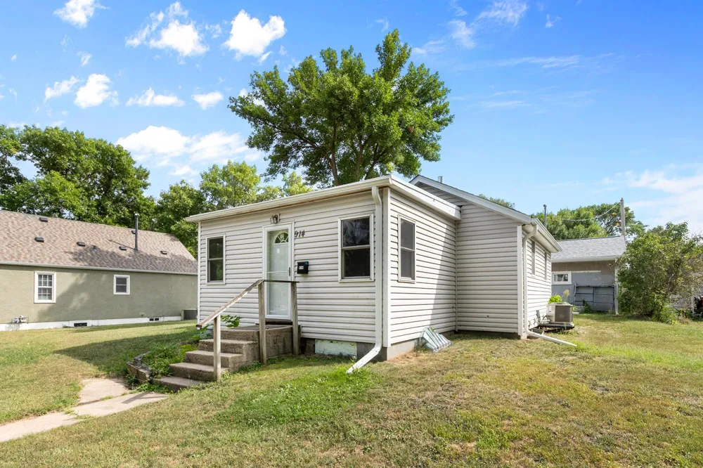 914 5th Avenue W Shakopee, MN 55379