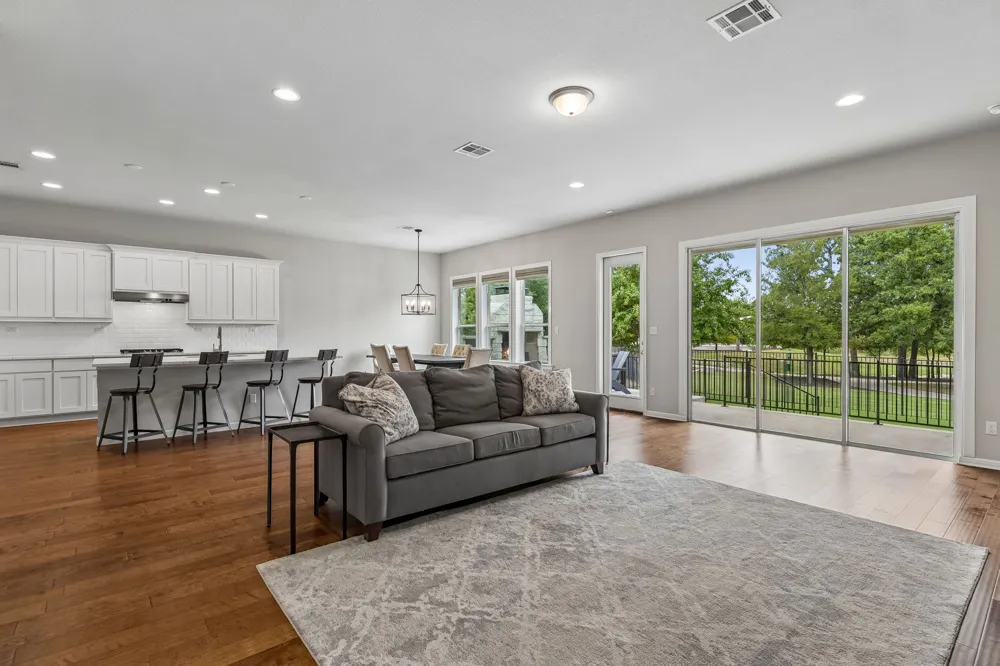 129 Ridgeview Court Georgetown, TX 78628