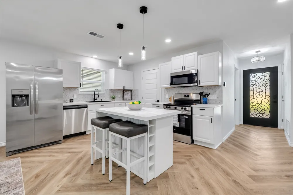 110 Muleta Drive Oak Point, TX 75068