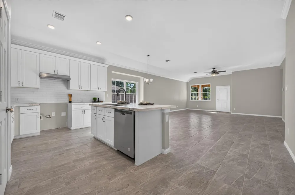 710 Hackberry Street La Marque, TX 77568