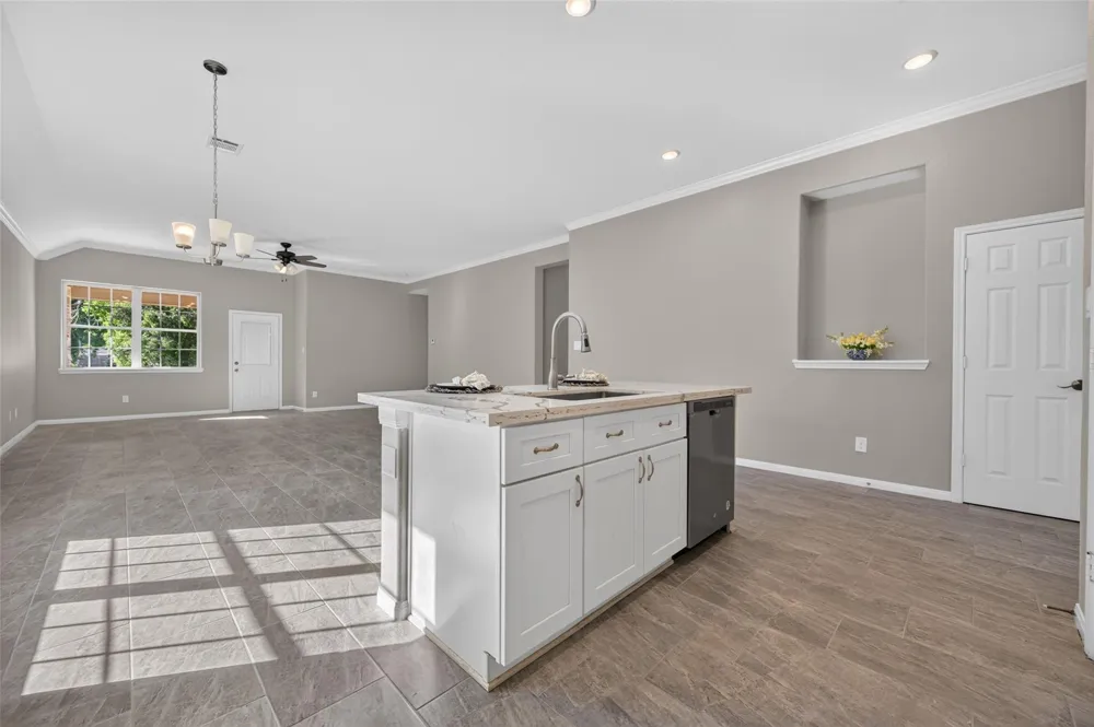 710 Hackberry Street La Marque, TX 77568