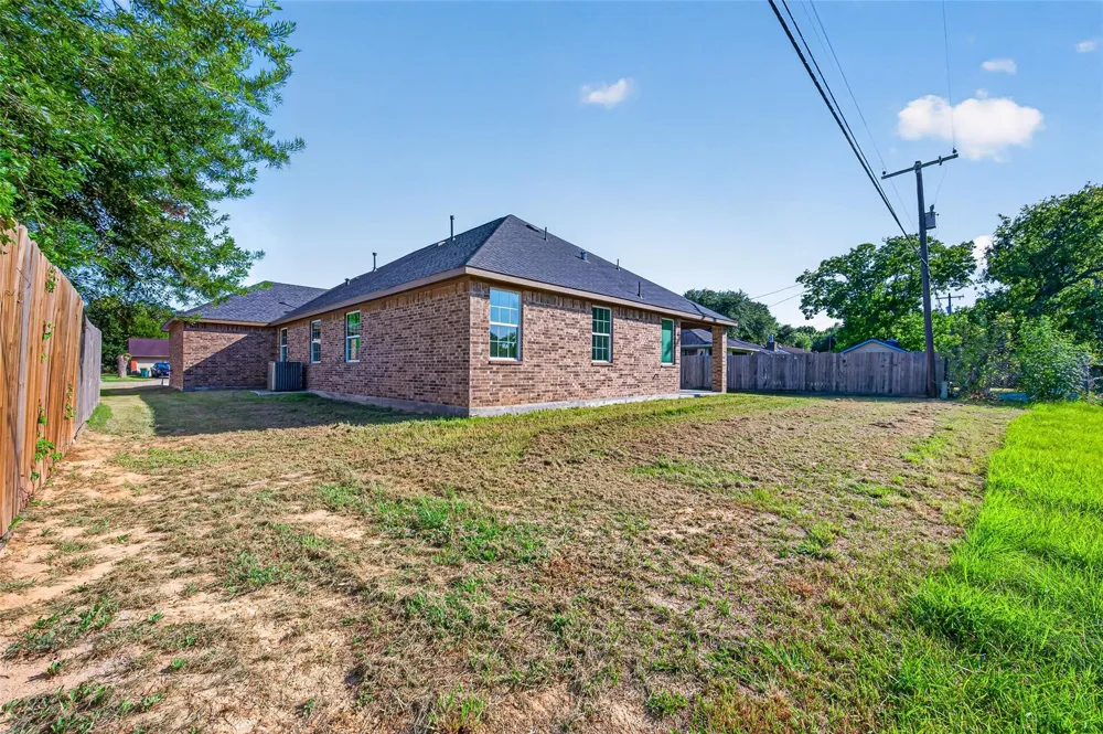 710 Hackberry Street La Marque, TX 77568