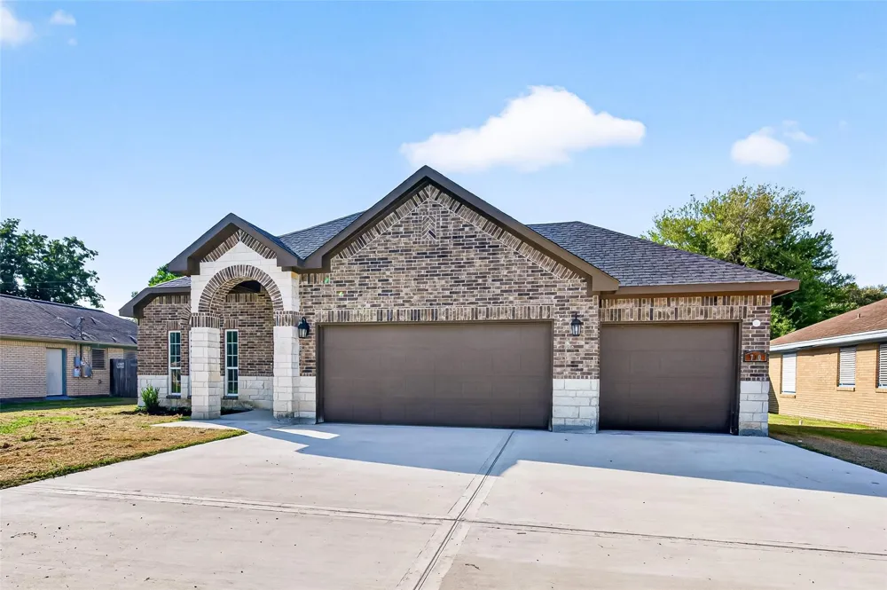 710 Hackberry Street La Marque, TX 77568