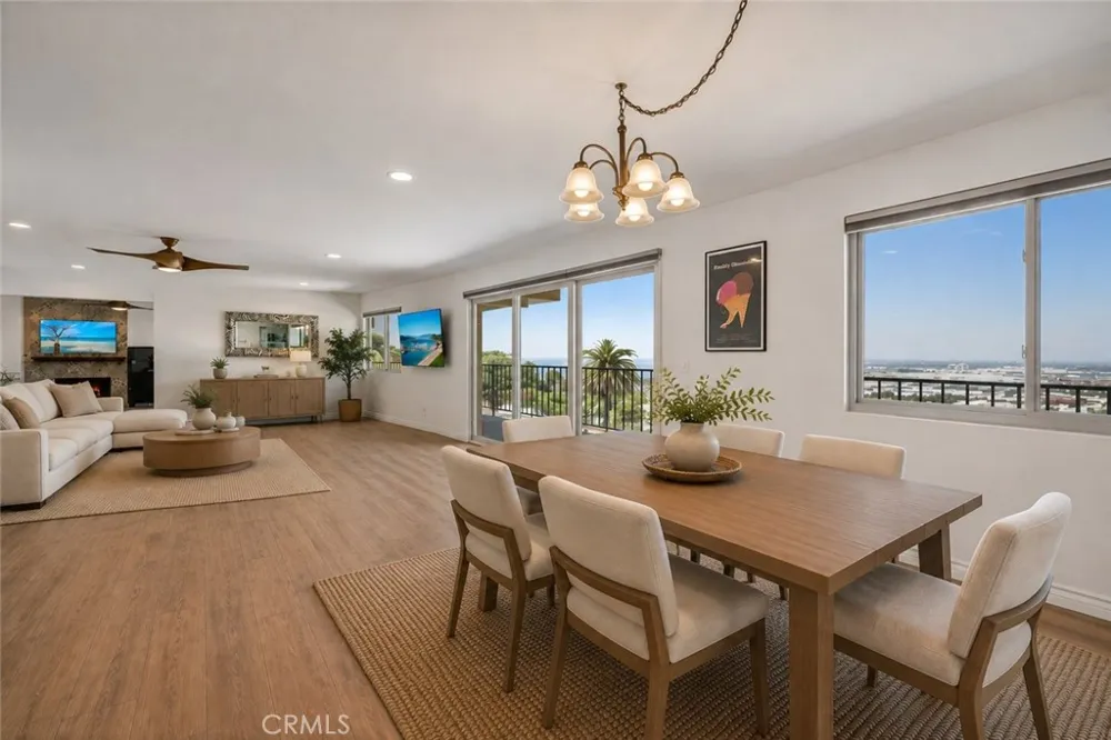2700 E Panorama Drive #208 Signal Hill, CA 90755