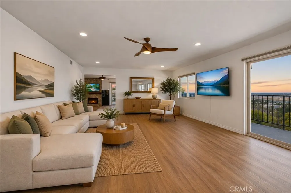 2700 E Panorama Drive #208 Signal Hill, CA 90755