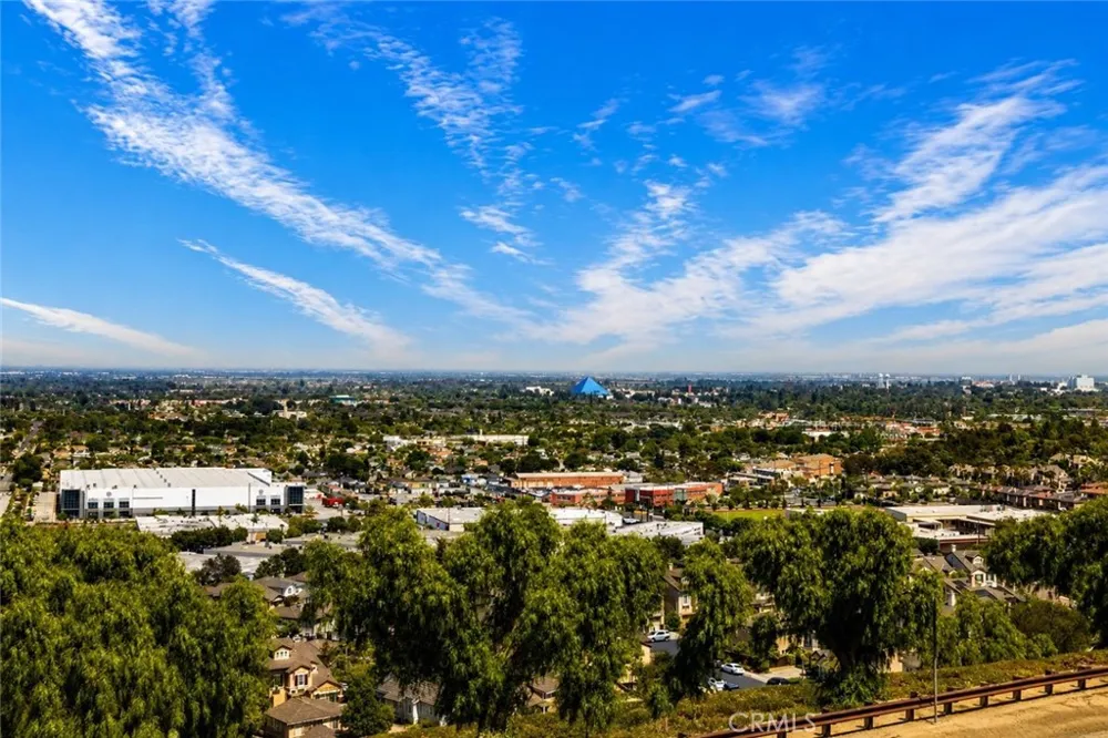 2700 E Panorama Drive #208 Signal Hill, CA 90755