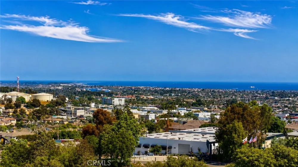 2700 E Panorama Drive #208 Signal Hill, CA 90755