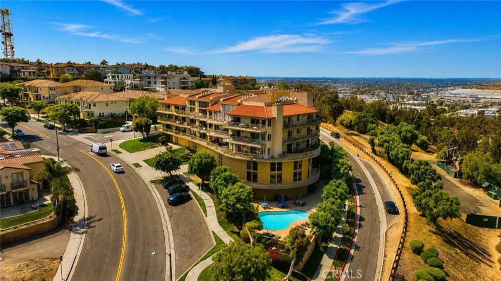 2700 E Panorama Drive #208 Signal Hill, CA 90755