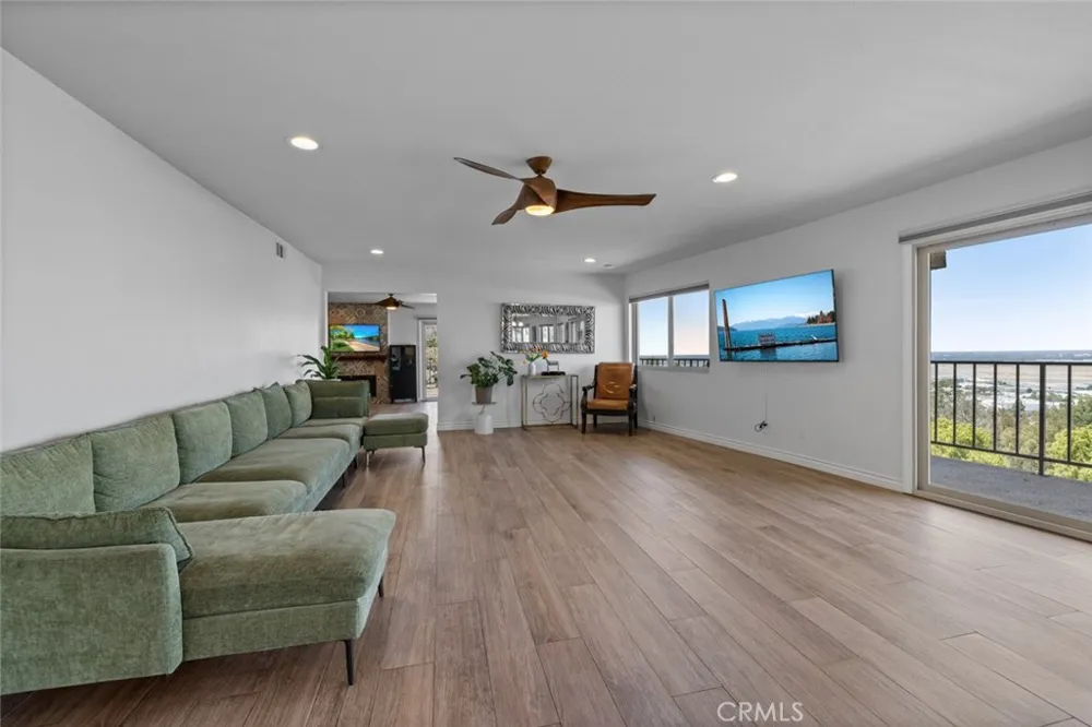 2700 E Panorama Drive #208 Signal Hill, CA 90755