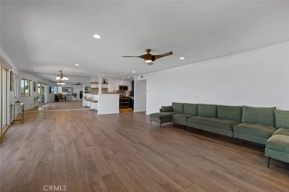 2700 E Panorama Drive #208 Signal Hill, CA 90755