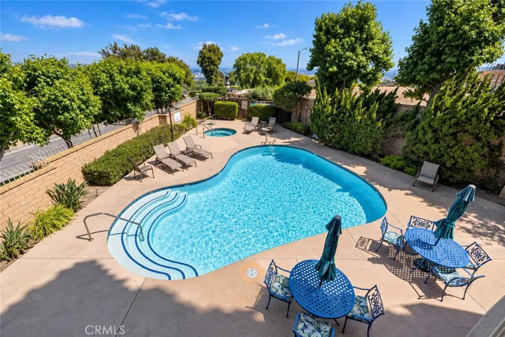 2700 E Panorama Drive #208 Signal Hill, CA 90755