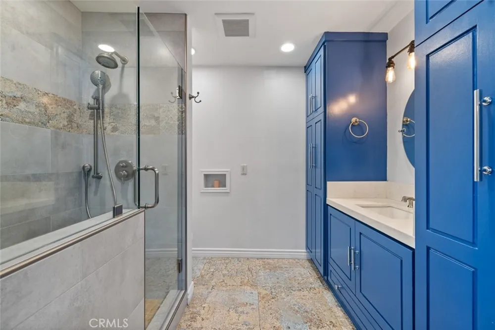 2700 E Panorama Drive #208 Signal Hill, CA 90755