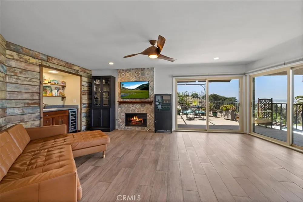 2700 E Panorama Drive #208 Signal Hill, CA 90755