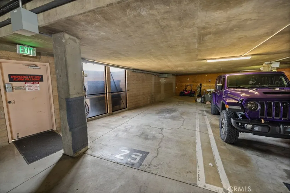 2700 E Panorama Drive #208 Signal Hill, CA 90755